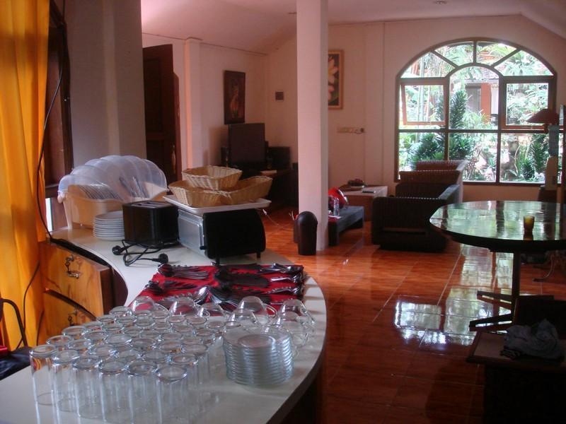 RedDoorz Hostel @ Dago 2 Bandung Buitenkant foto