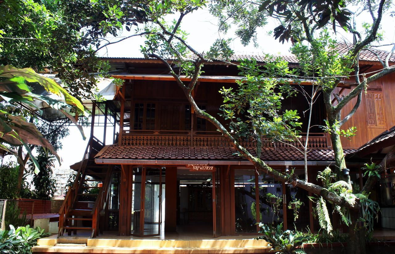 RedDoorz Hostel @ Dago 2 Bandung Buitenkant foto