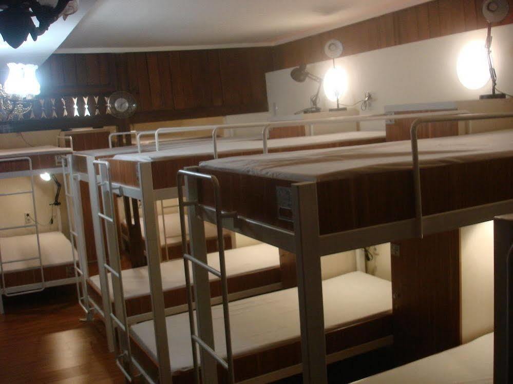 RedDoorz Hostel @ Dago 2 Bandung Buitenkant foto