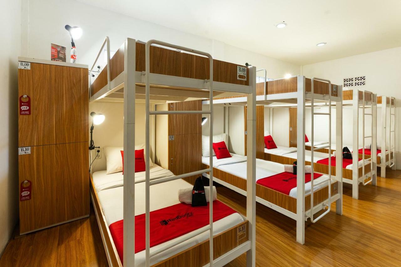 RedDoorz Hostel @ Dago 2 Bandung Buitenkant foto