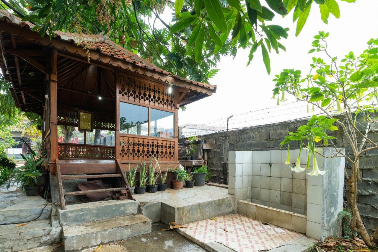 RedDoorz Hostel @ Dago 2 Bandung Buitenkant foto