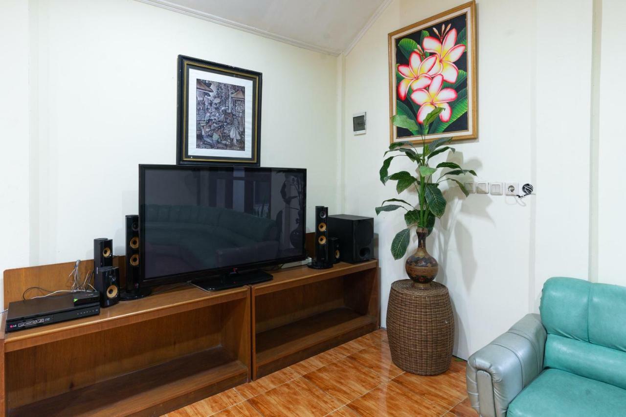 RedDoorz Hostel @ Dago 2 Bandung Buitenkant foto
