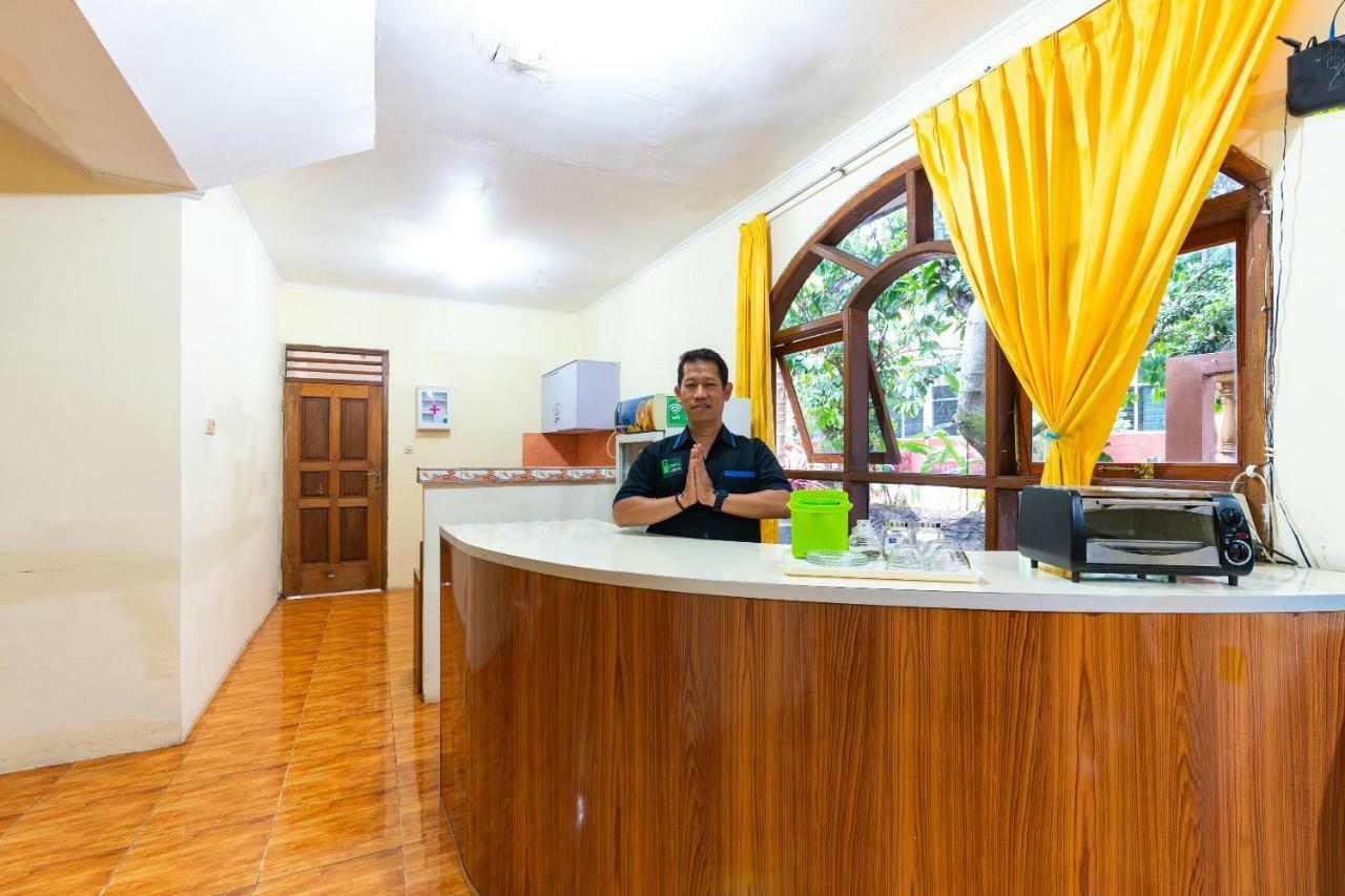 RedDoorz Hostel @ Dago 2 Bandung Buitenkant foto